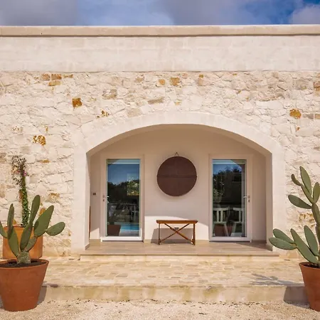 Lamia Del Riccio Villa *