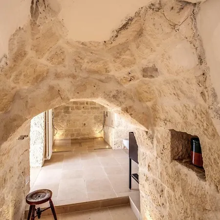 Lamia Del Riccio Villa Ostuni