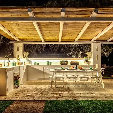 Lamia Del Riccio Villa