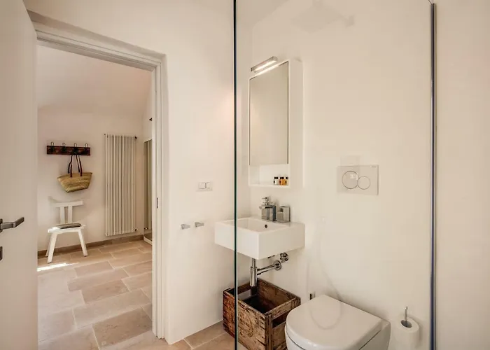 Lamia Del Riccio Villa